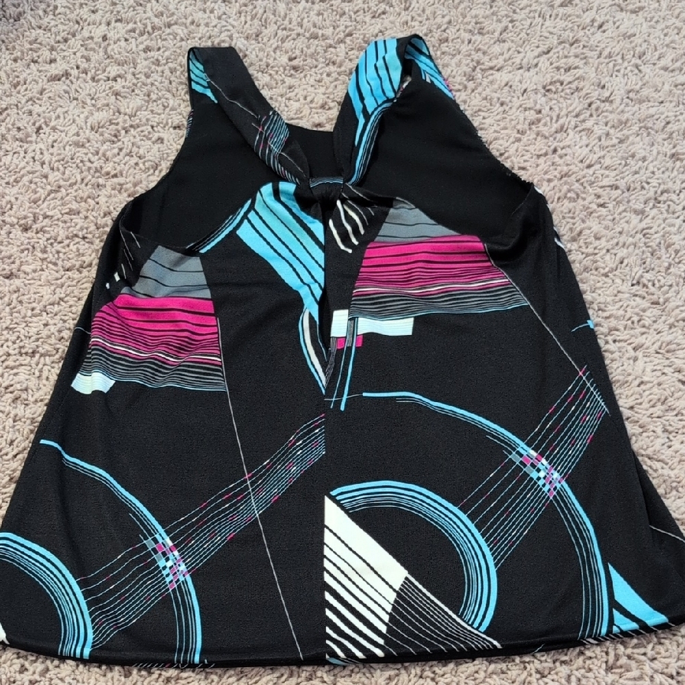 Poleci Geometric Racerback Tank Top - Picture 4 of 4